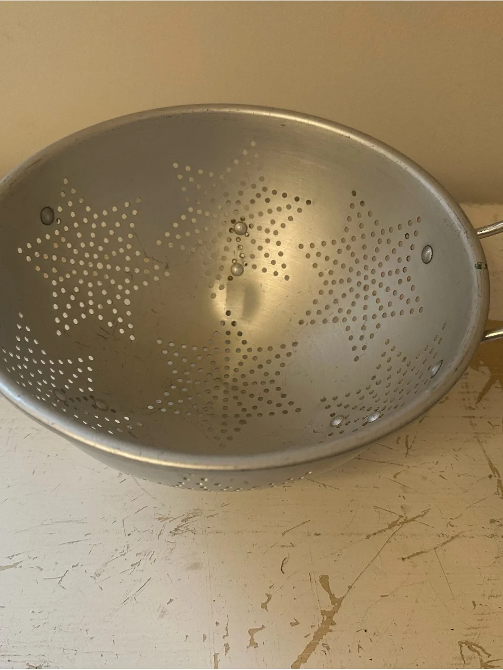 Aluminum Star-Pattern Colander - Silver